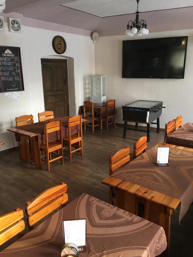Restaurace U Kostela Hotel Marianske Radcice Екстериор снимка