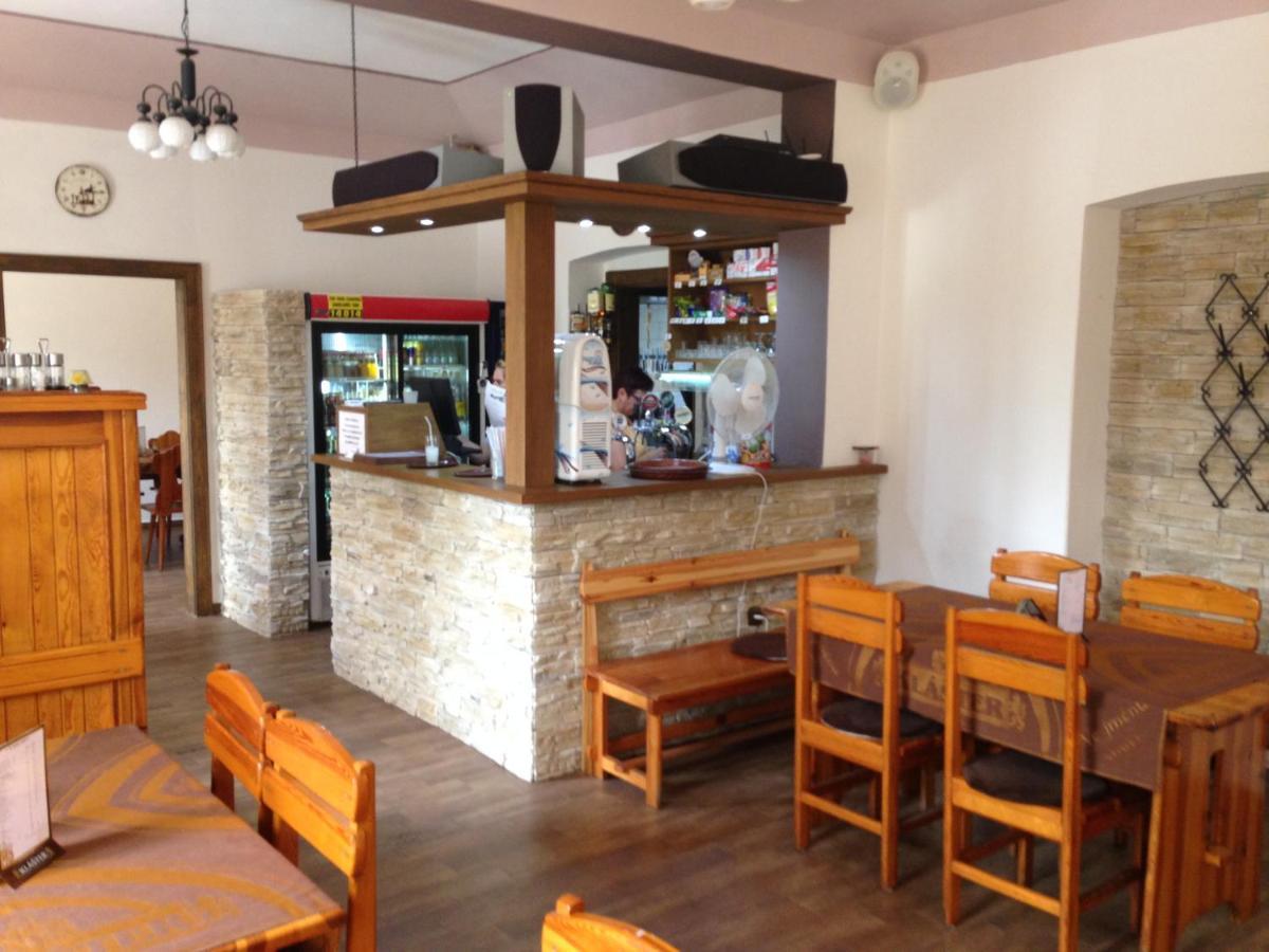 Restaurace U Kostela Hotel Marianske Radcice Екстериор снимка